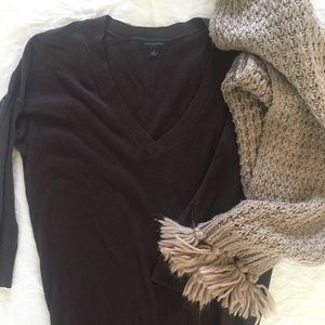 Banana Republic - V Neck Sweater